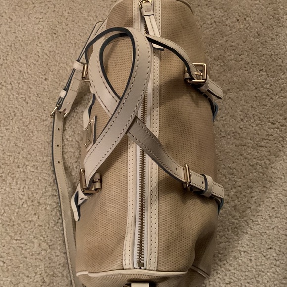 Dooney & Bourke Cream/Tan Panama Barrel Bag With Adjustable Crossbody Strap NWOT - Picture 5 of 17